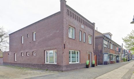 Te koop: Foto Woonhuis aan de Julianastraat 70 in Rijen